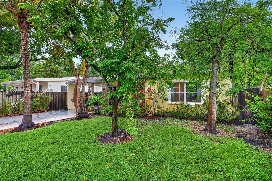 For Rent: $3,200 (2 beds, 1 baths, 1389 Square Feet)