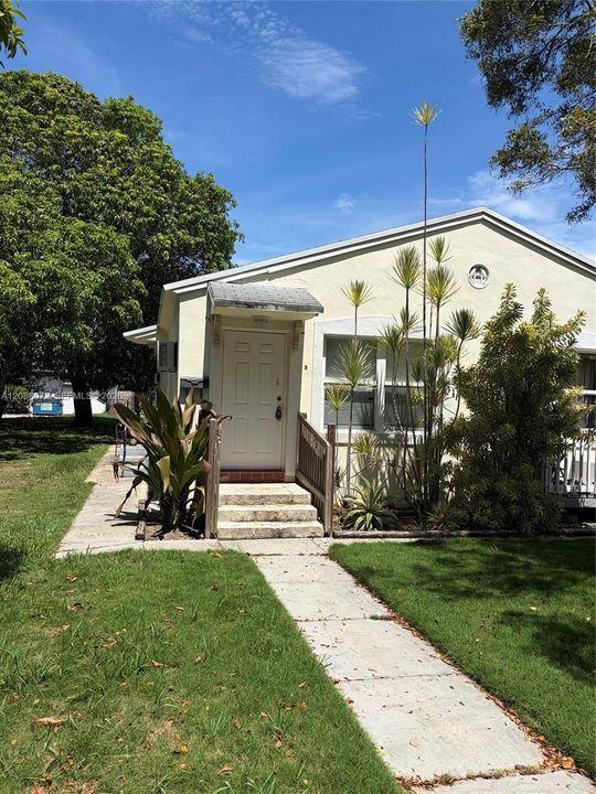 For Rent: $1,475 (1 beds, 1 baths, 575 Square Feet)