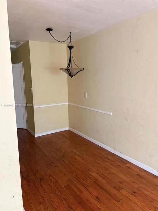For Rent: $1,475 (1 beds, 1 baths, 575 Square Feet)
