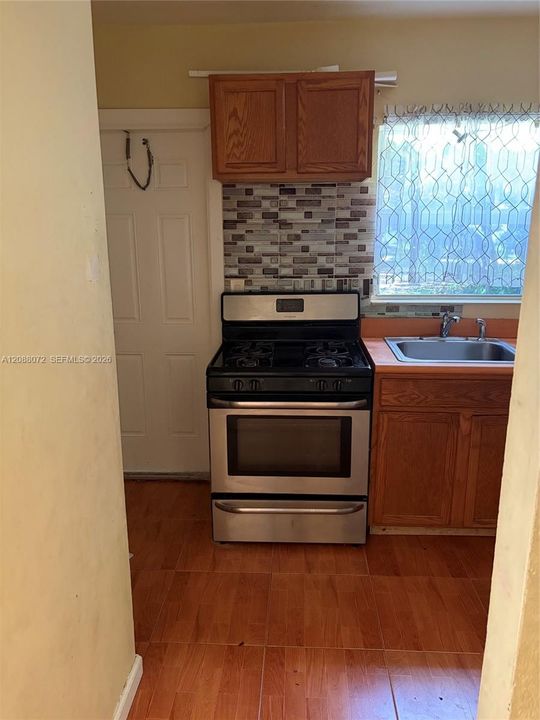 For Rent: $1,475 (1 beds, 1 baths, 575 Square Feet)