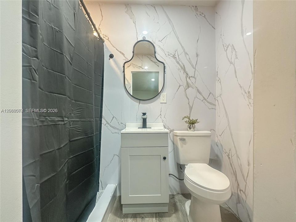 En Renta: $1,400 (1 camas, 1 baños, 2107 Pies cuadrados)