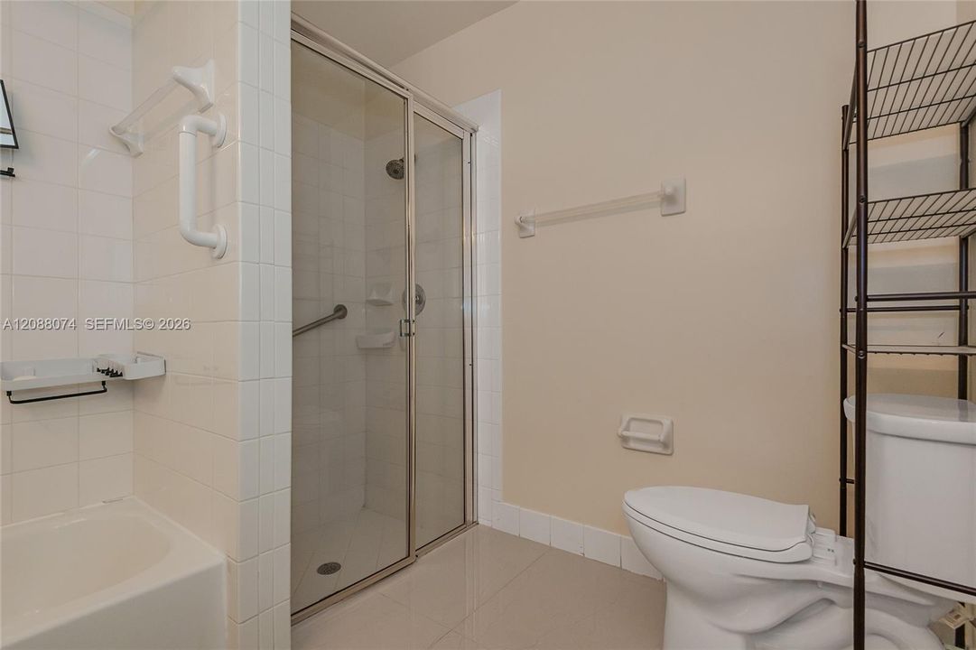 В аренду: $3,900 (3 спален, 2 ванн, 1416 Квадратных фут)