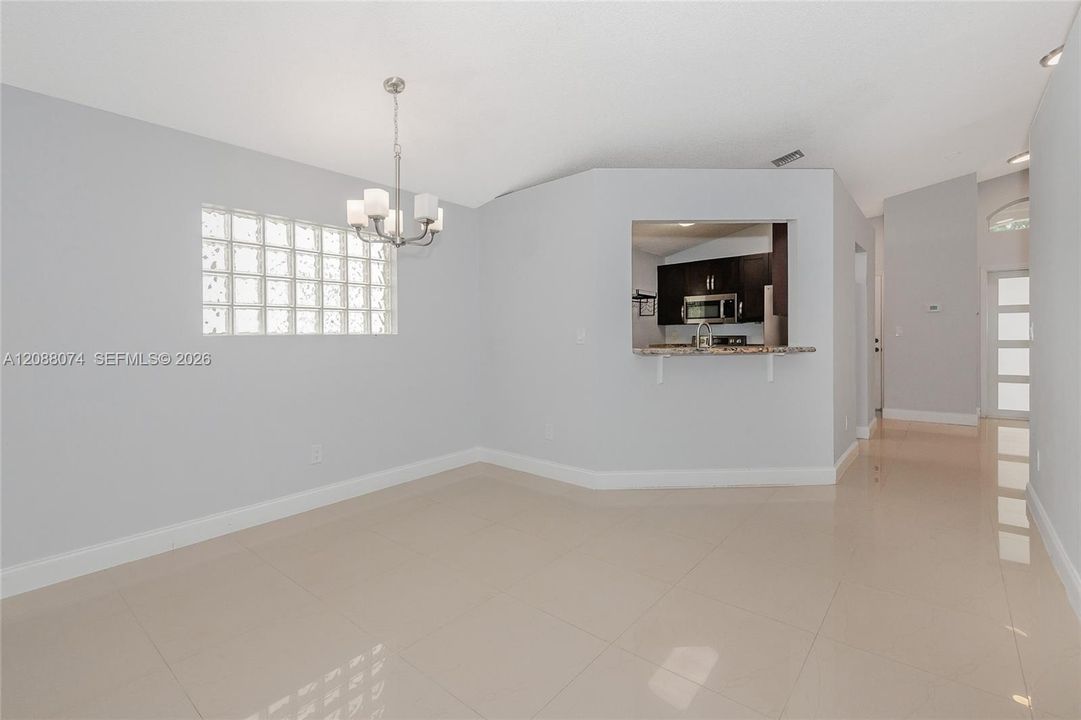 В аренду: $3,900 (3 спален, 2 ванн, 1416 Квадратных фут)