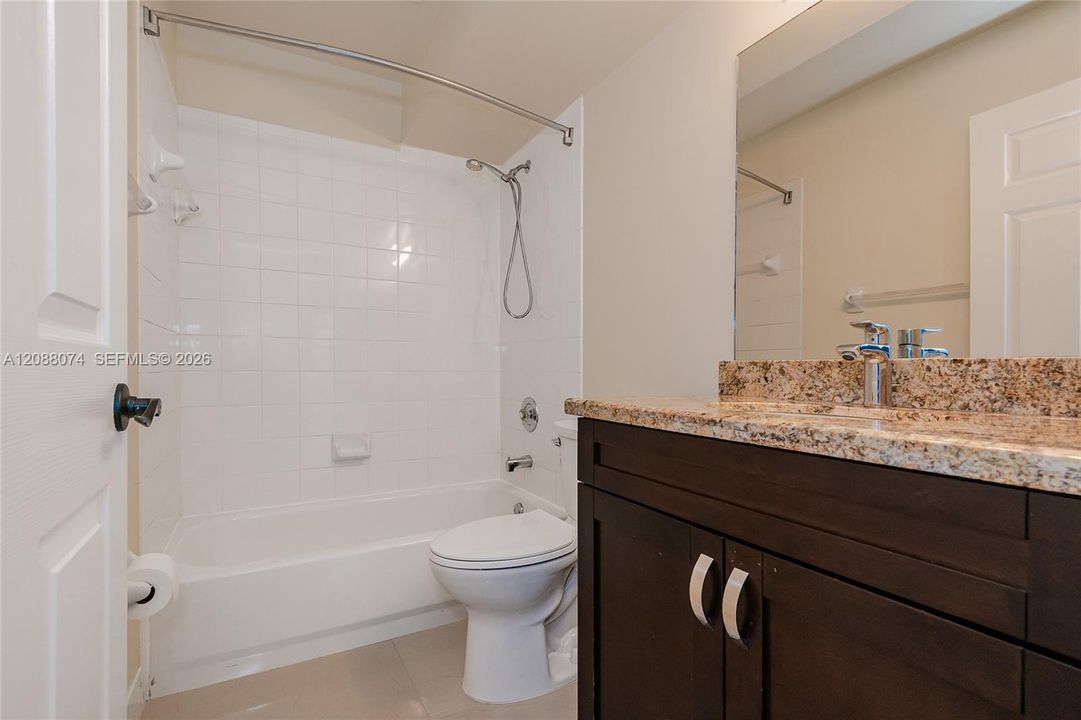 В аренду: $3,900 (3 спален, 2 ванн, 1416 Квадратных фут)