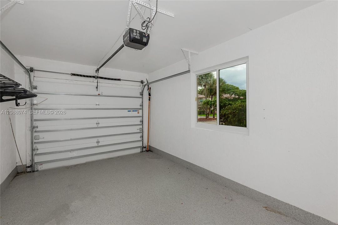 В аренду: $3,900 (3 спален, 2 ванн, 1416 Квадратных фут)