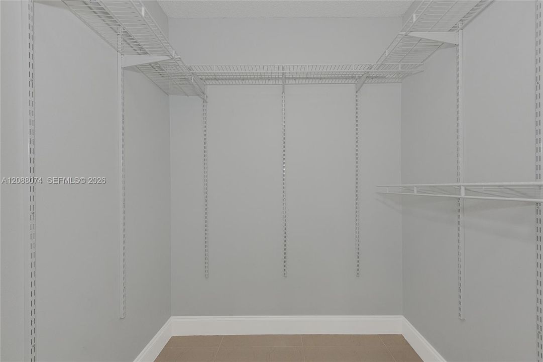 В аренду: $3,900 (3 спален, 2 ванн, 1416 Квадратных фут)