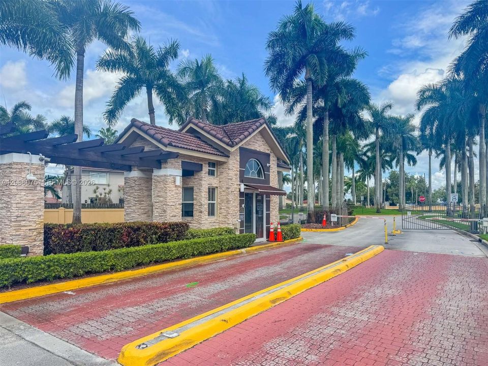 En Venta: $535,000 (3 camas, 2 baños, 1815 Pies cuadrados)