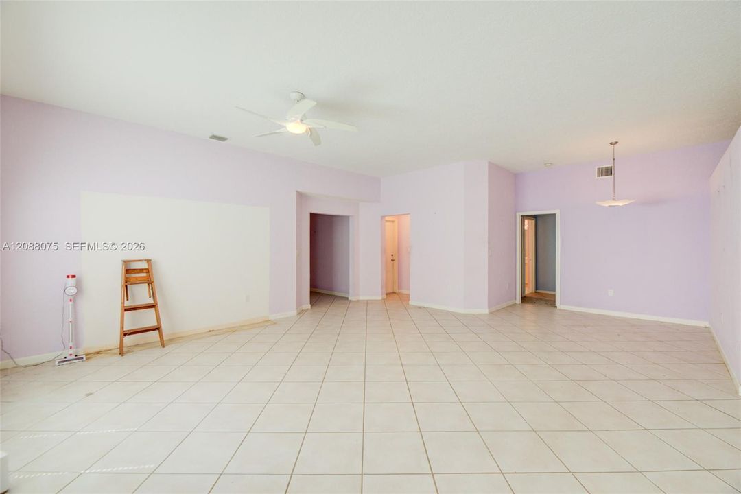En Venta: $535,000 (3 camas, 2 baños, 1815 Pies cuadrados)