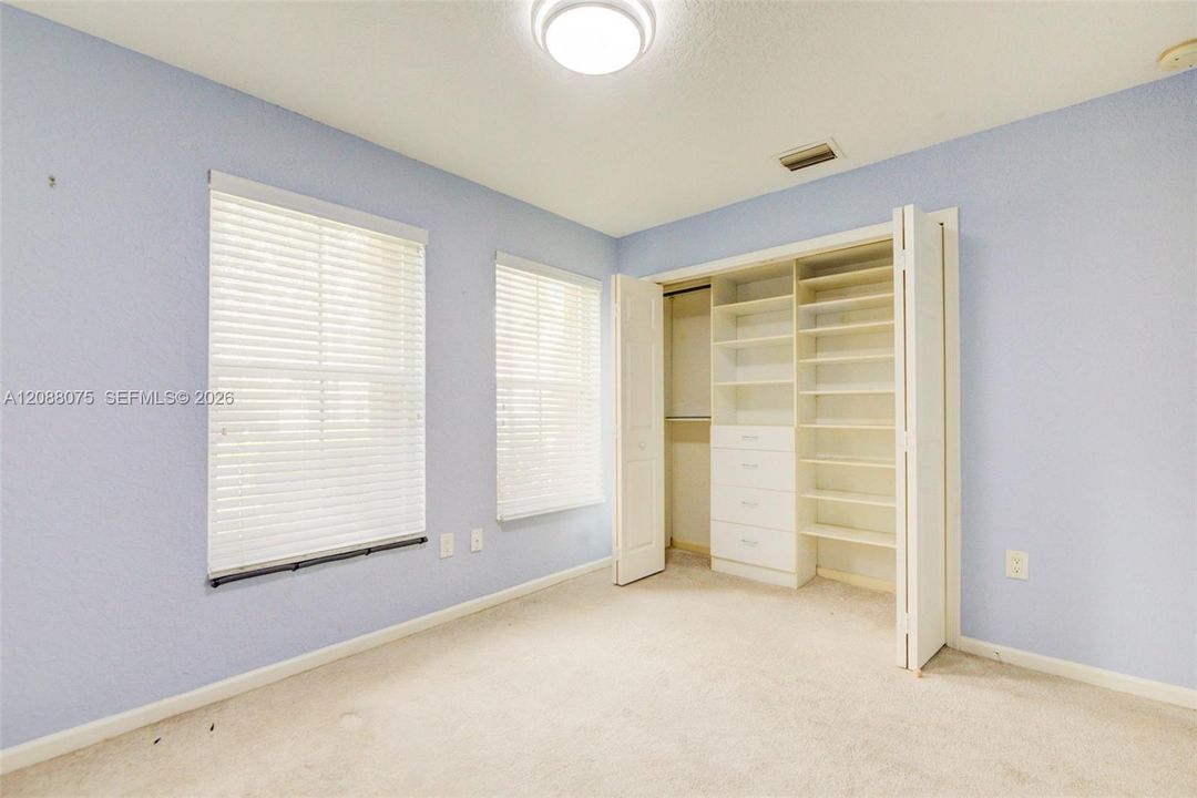 En Venta: $535,000 (3 camas, 2 baños, 1815 Pies cuadrados)