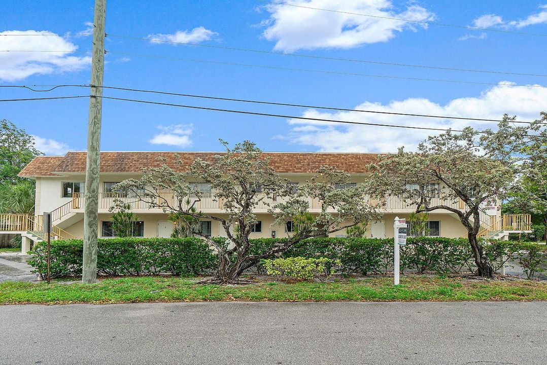 002-701NESeventhAve-DelrayBeach-FL-small