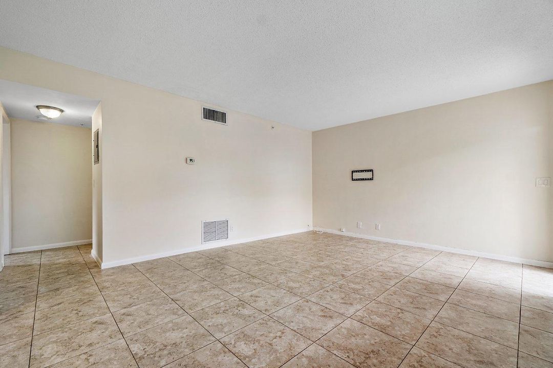 007-701NESeventhAve-DelrayBeach-FL-small