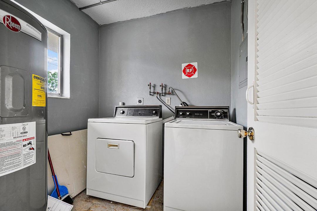 031-701NESeventhAve-DelrayBeach-FL-small