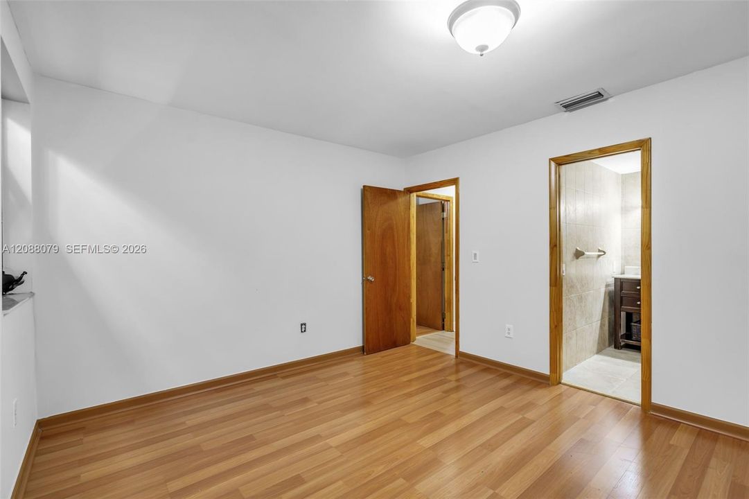 В аренду: $2,650 (2 спален, 2 ванн, 1500 Квадратных фут)