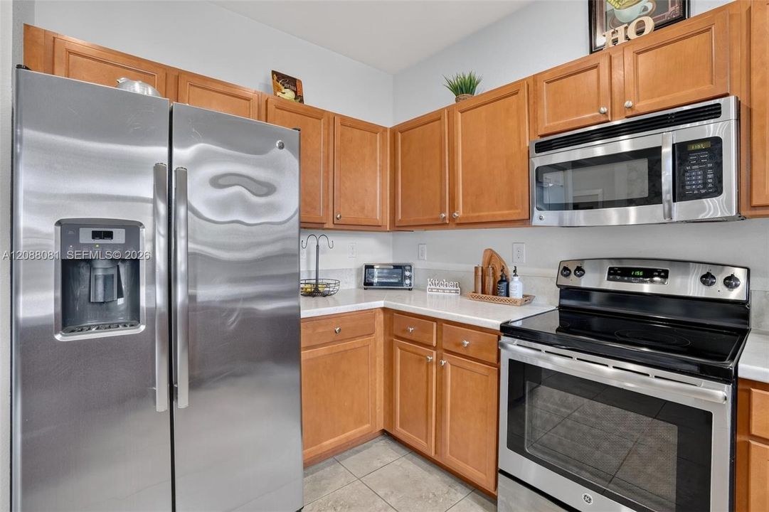 Activo con contrato: $599,000 (3 camas, 2 baños, 1938 Pies cuadrados)