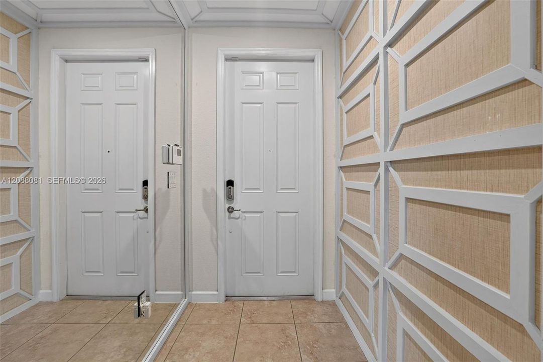 Activo con contrato: $599,000 (3 camas, 2 baños, 1938 Pies cuadrados)