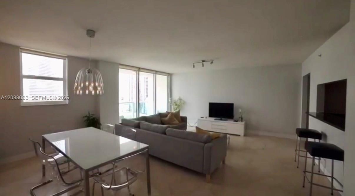 For Rent: $3,700 (2 beds, 2 baths, 1117 Square Feet)