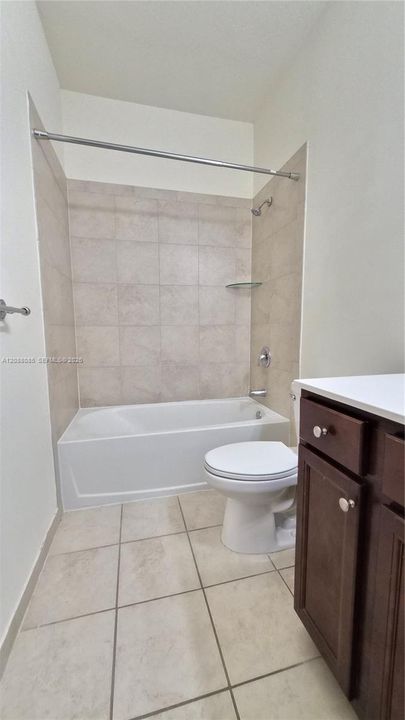 En Renta: $3,450 (3 camas, 2 baños, 1650 Pies cuadrados)
