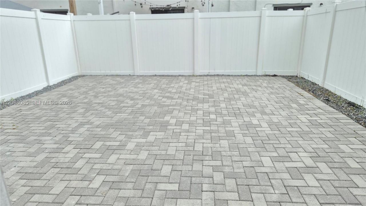 En Renta: $3,450 (3 camas, 2 baños, 1650 Pies cuadrados)