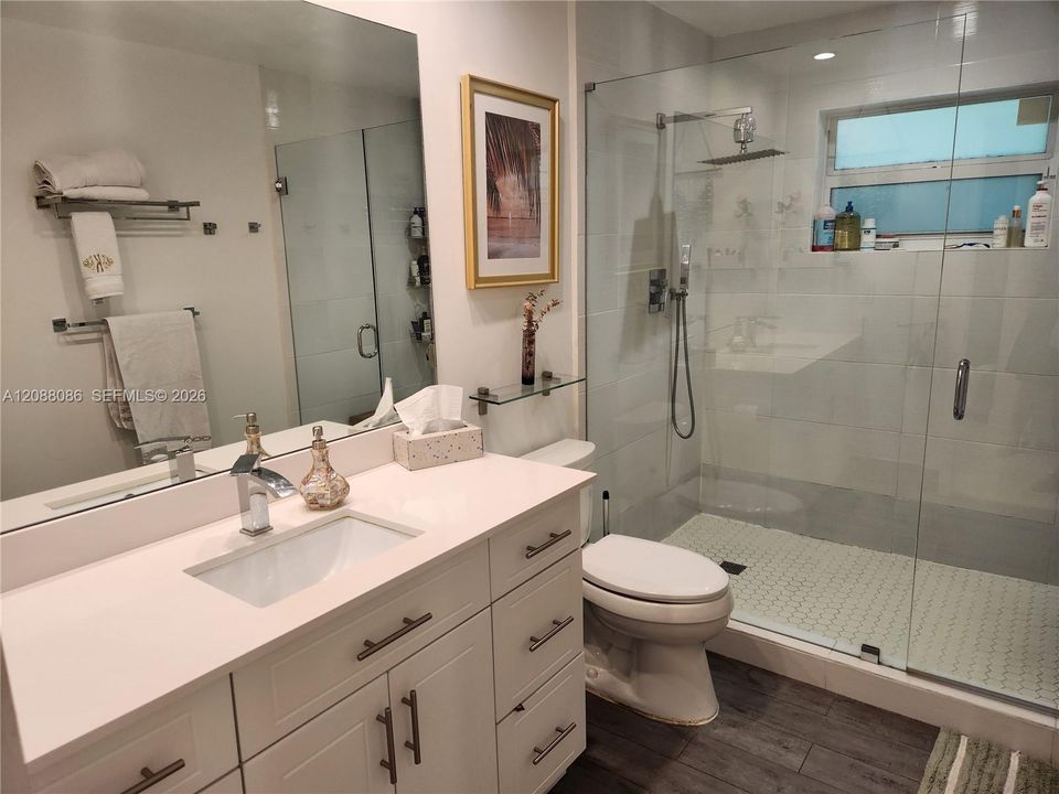 For Sale: $650,000 (3 beds, 2 baths, 1674 Square Feet)