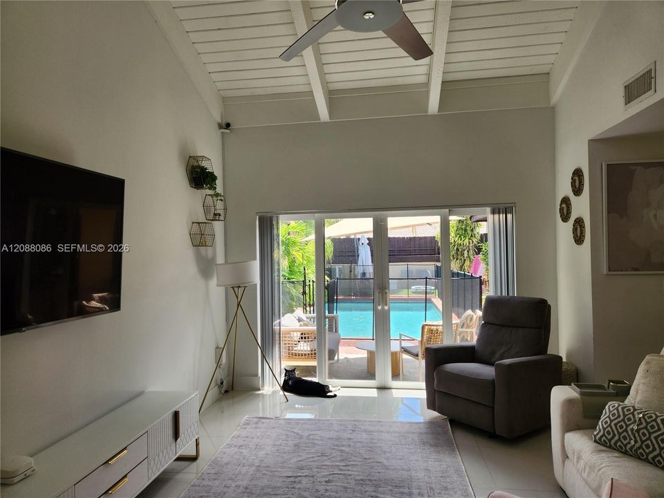 For Sale: $650,000 (3 beds, 2 baths, 1674 Square Feet)