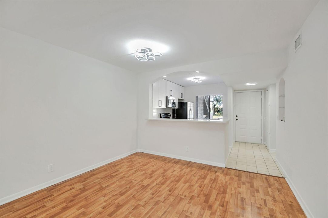 LAMINATE WOOD FLOORING