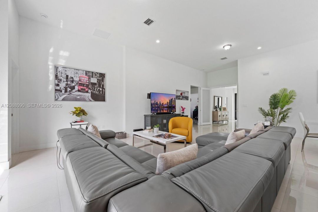 En Venta: $889,999 (4 camas, 3 baños, 1927 Pies cuadrados)