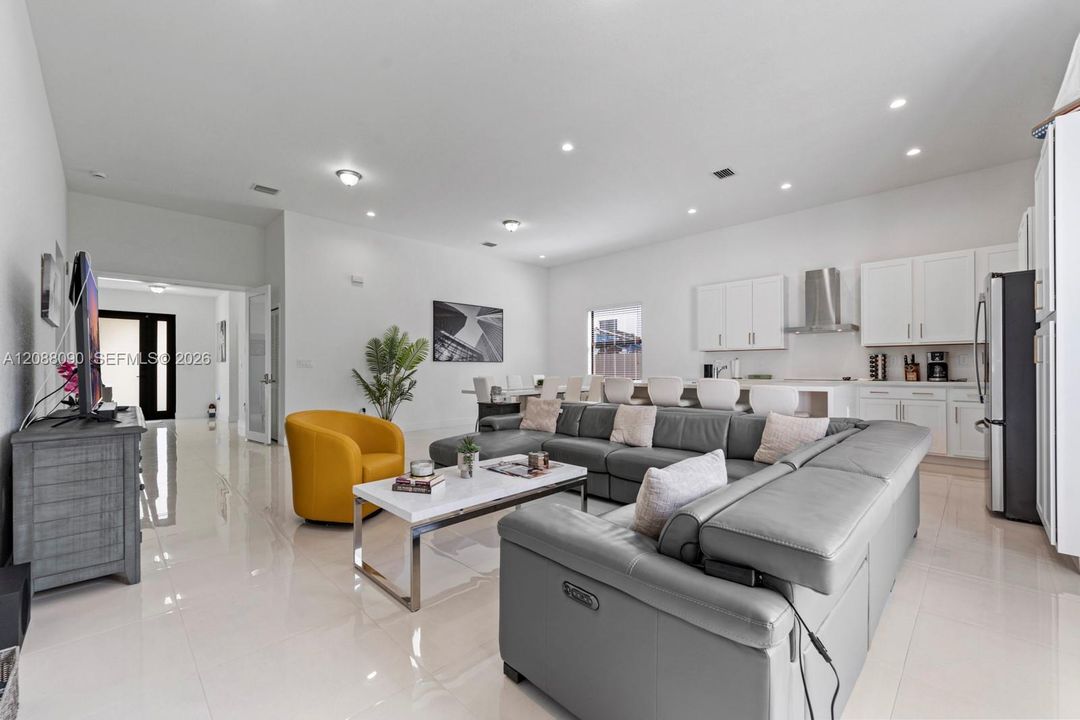En Venta: $889,999 (4 camas, 3 baños, 1927 Pies cuadrados)