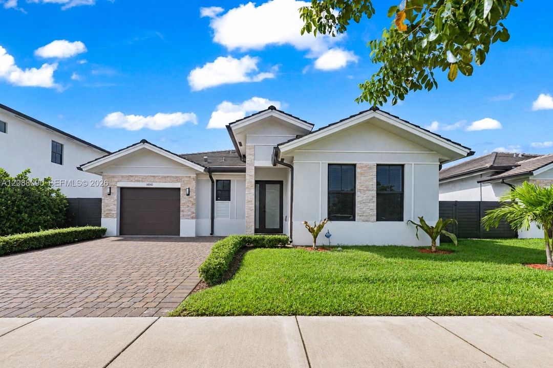 En Venta: $889,999 (4 camas, 3 baños, 1927 Pies cuadrados)