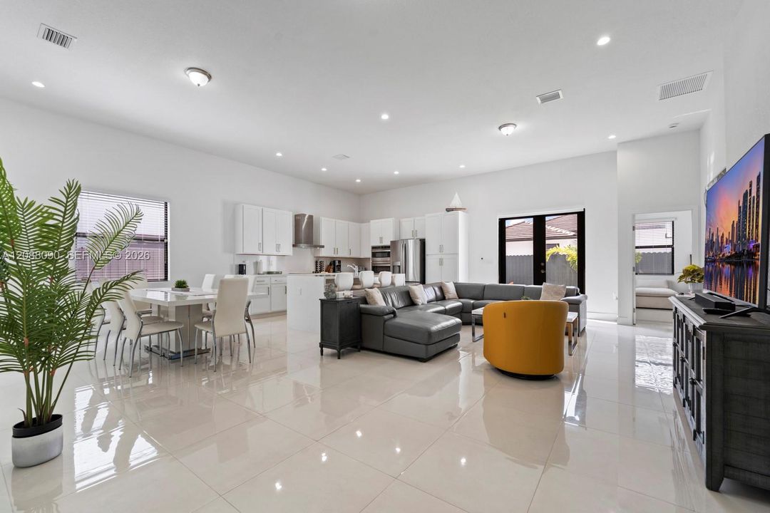 En Venta: $889,999 (4 camas, 3 baños, 1927 Pies cuadrados)