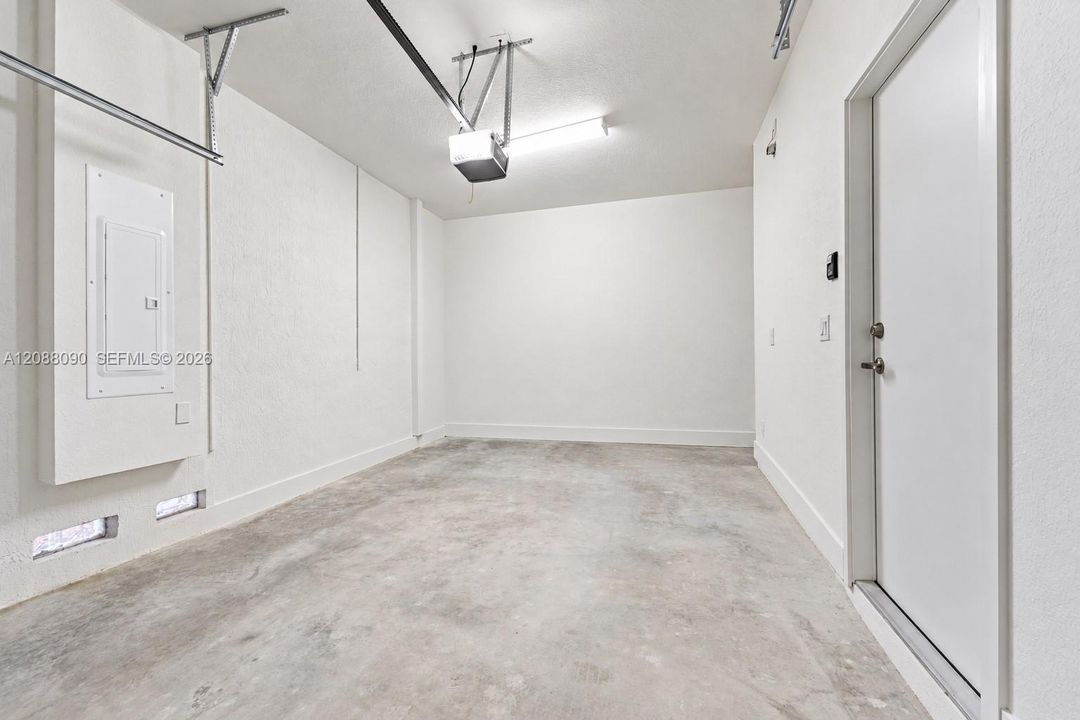 En Venta: $889,999 (4 camas, 3 baños, 1927 Pies cuadrados)