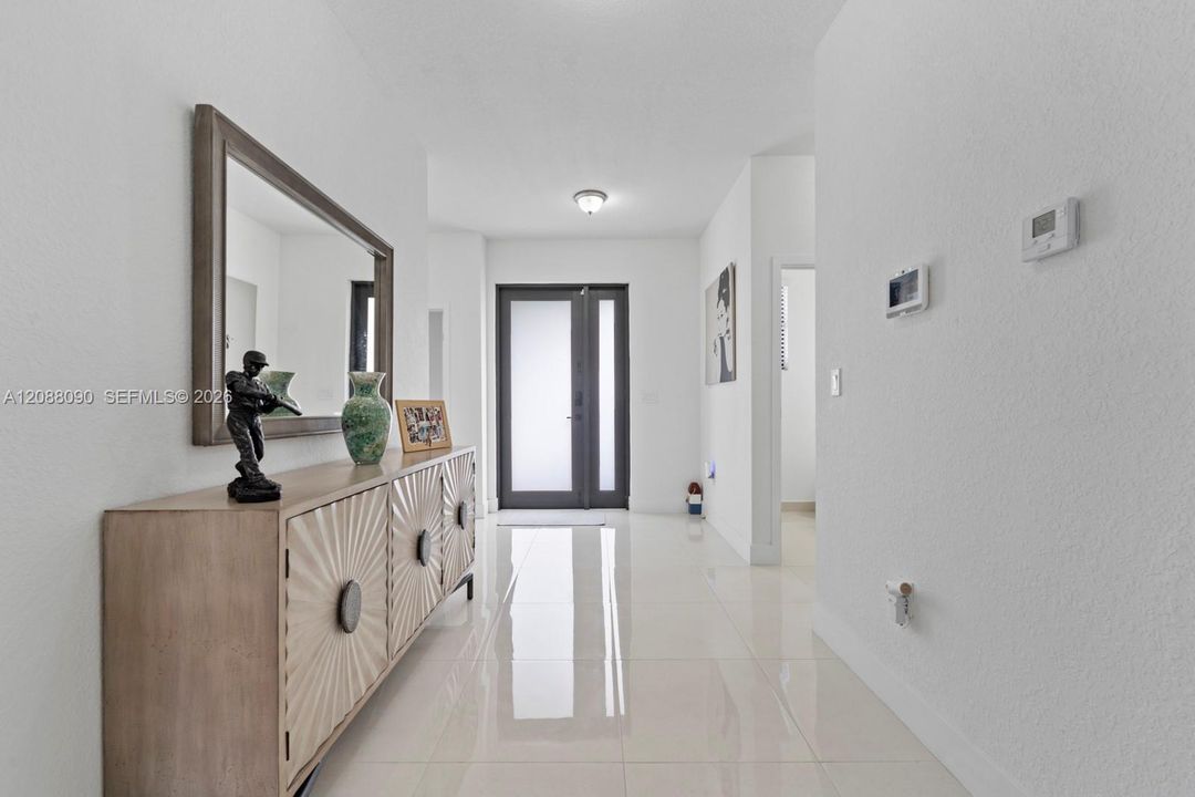 En Venta: $889,999 (4 camas, 3 baños, 1927 Pies cuadrados)