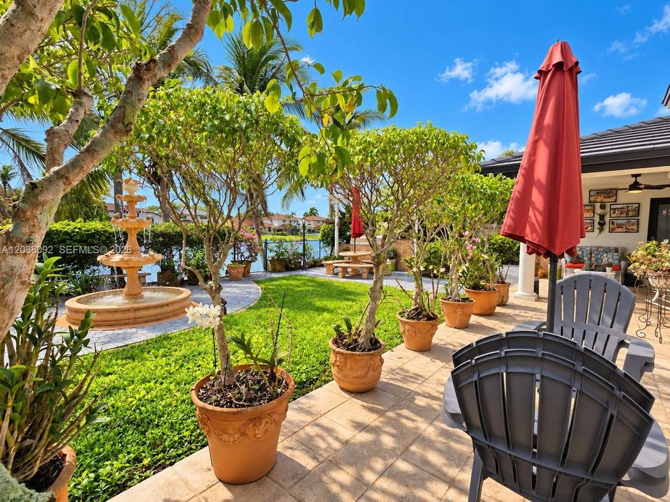 En Venta: $865,000 (4 camas, 3 baños, 2314 Pies cuadrados)