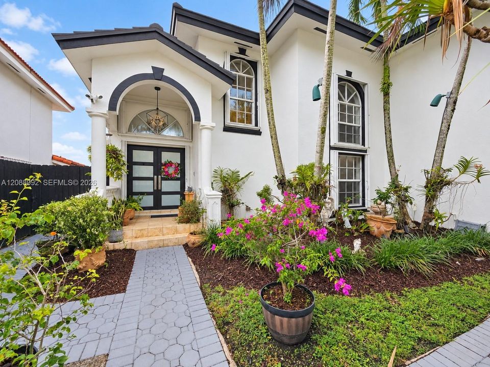 En Venta: $865,000 (4 camas, 3 baños, 2314 Pies cuadrados)