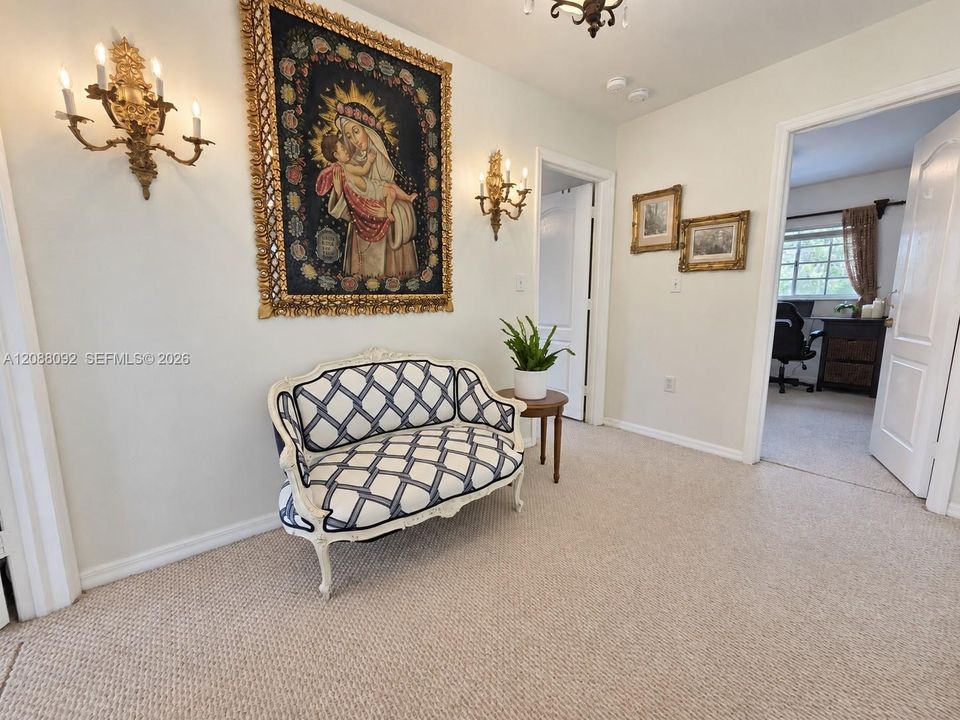 2nd Floor sitting room