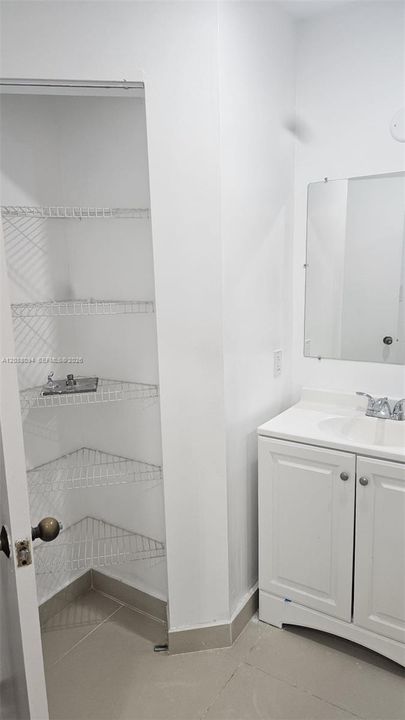 В аренду: $1,900 (1 спален, 1 ванн, 978 Квадратных фут)