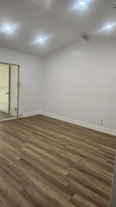В аренду: $1,900 (1 спален, 1 ванн, 978 Квадратных фут)