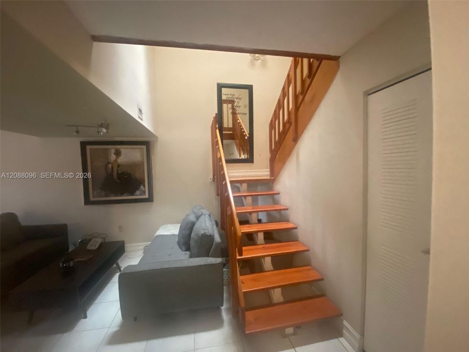 В аренду: $3,100 (3 спален, 2 ванн, 1495 Квадратных фут)