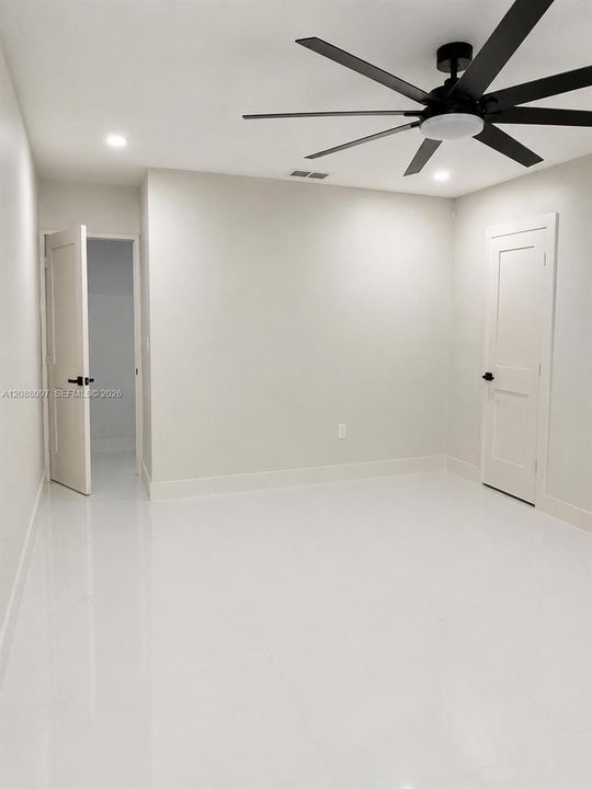 For Sale: $499,000 (2 beds, 2 baths, 1132 Square Feet)