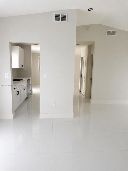 For Sale: $499,000 (2 beds, 2 baths, 1132 Square Feet)