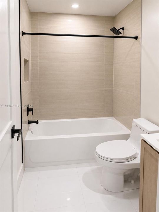 For Sale: $499,000 (2 beds, 2 baths, 1132 Square Feet)
