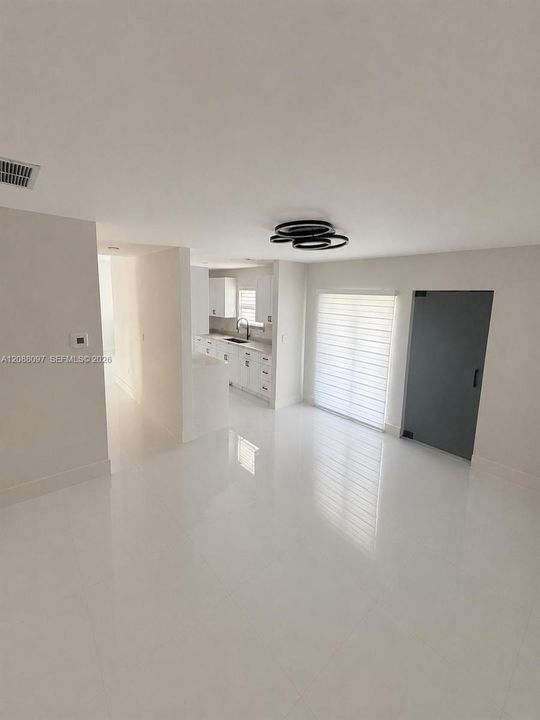 For Sale: $499,000 (2 beds, 2 baths, 1132 Square Feet)