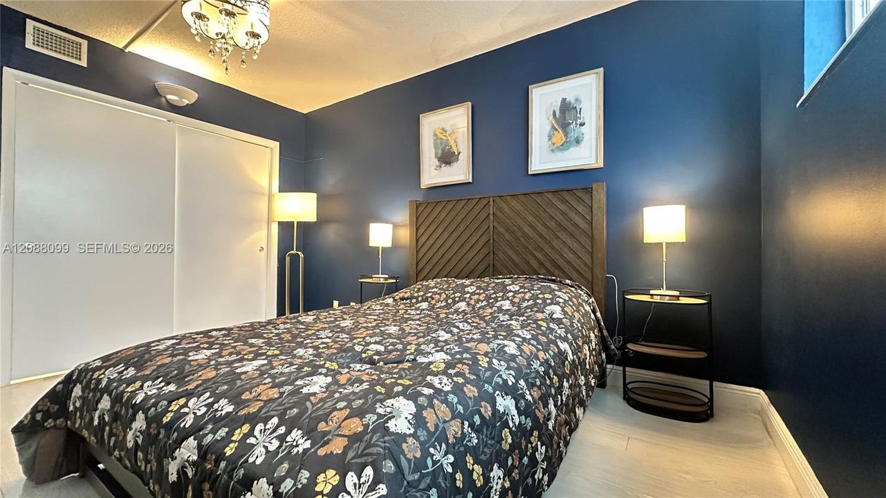 For Sale: $219,888 (1 beds, 1 baths, 690 Square Feet)