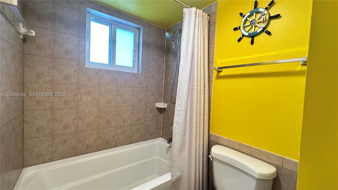For Sale: $219,888 (1 beds, 1 baths, 690 Square Feet)