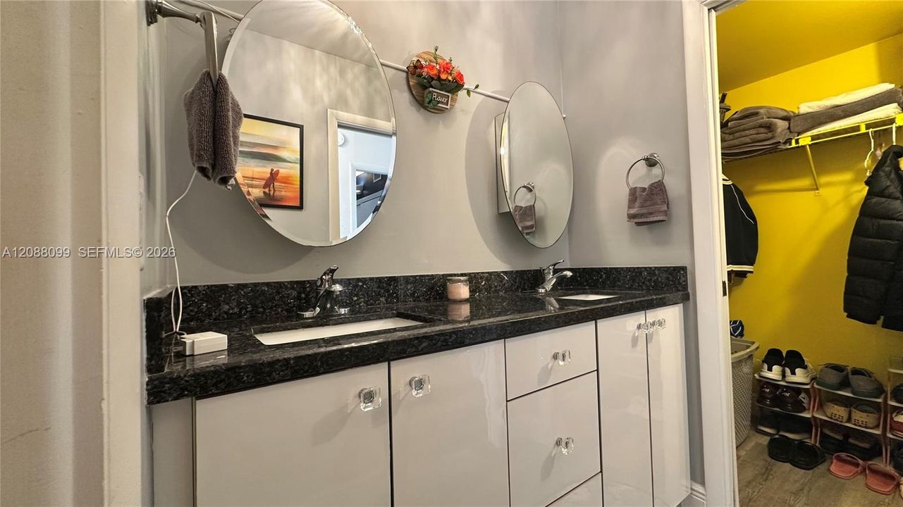 For Sale: $219,888 (1 beds, 1 baths, 690 Square Feet)