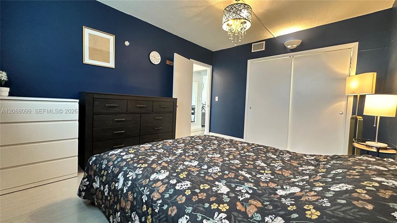 For Sale: $219,888 (1 beds, 1 baths, 690 Square Feet)