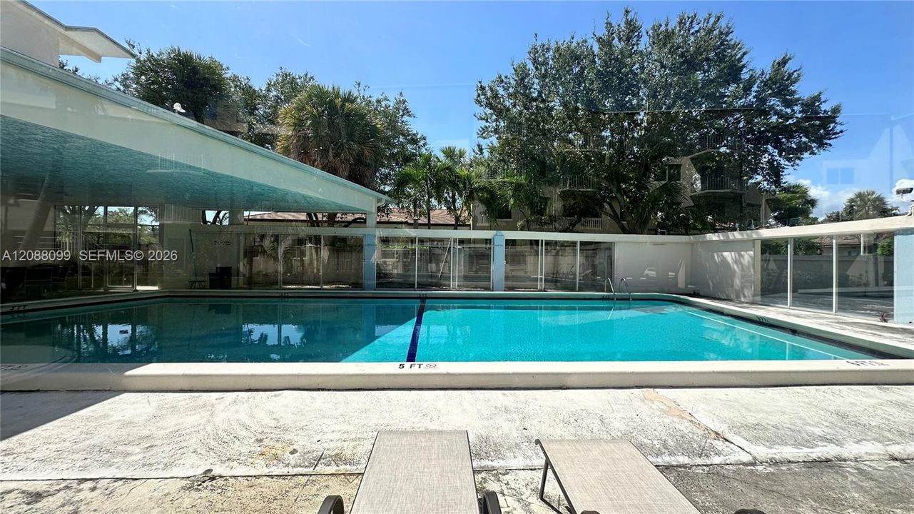 For Sale: $219,888 (1 beds, 1 baths, 690 Square Feet)