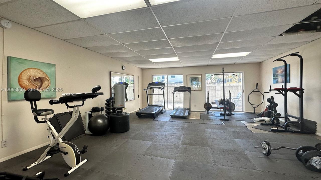 For Sale: $219,888 (1 beds, 1 baths, 690 Square Feet)