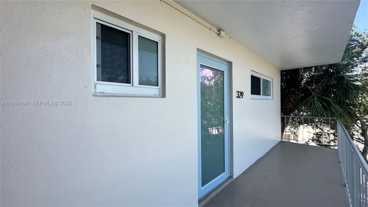 For Sale: $219,888 (1 beds, 1 baths, 690 Square Feet)