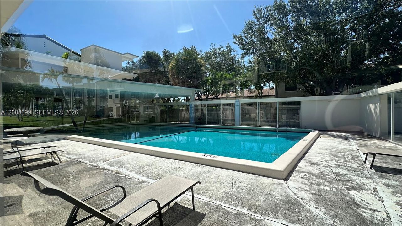 For Sale: $219,888 (1 beds, 1 baths, 690 Square Feet)