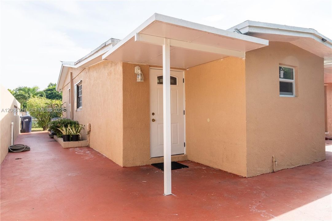 En Venta: $650,000 (4 camas, 3 baños, 2526 Pies cuadrados)